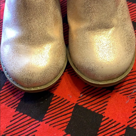 Toddler Rose Gold Booties - Picture 4 of 4